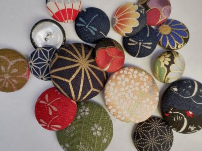 bottoni ricoperti da stoffe giapponesi
